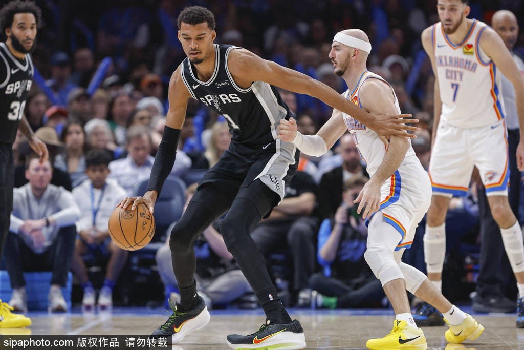 圣诞大战-文班亚马19+11亚历山大22分 马刺击败雷霆5连胜